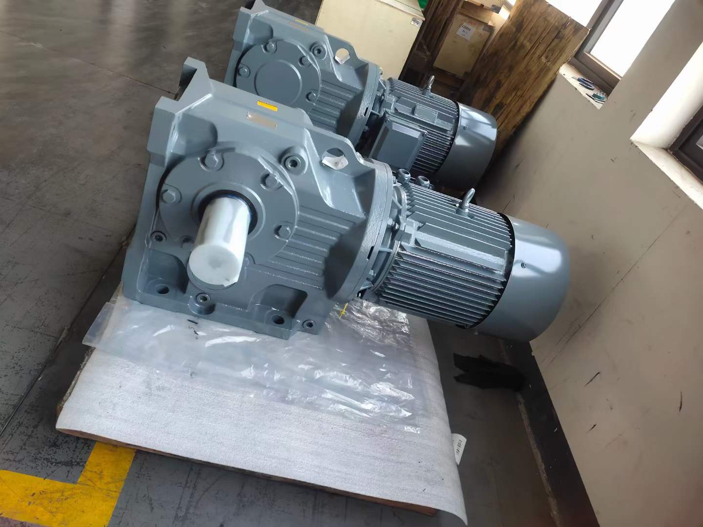 FAZ77-YVP3KW-55.12ƶٻFF97DV180M4
